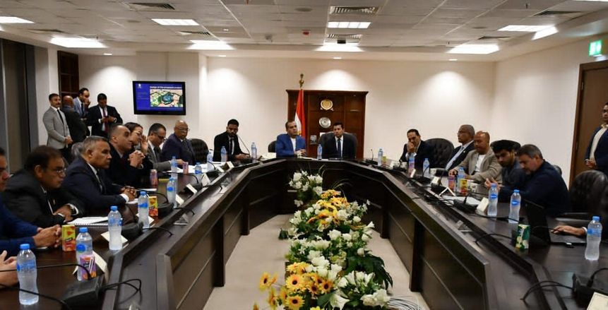 وزير الرياضة يستقبل رئيس الاتحاد الدولي للملاكمة.. ويهنئ «التجديف»