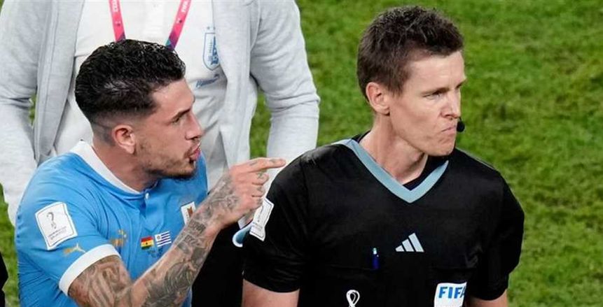 تقارير: لاعب أوروجواي مهدد بالإيقاف 15 مباراة بسبب لقاء غانا
