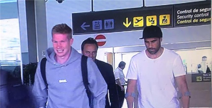 ثنائي مانشستر سيتي المصاب يصل مدينة برشلونة