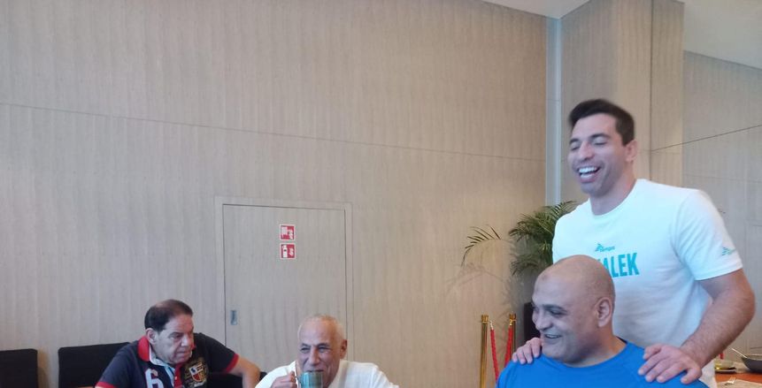 رئيس الزمالك يساند لاعبي اليد قبل موقعة الأهلي.. «السوبر أولا»