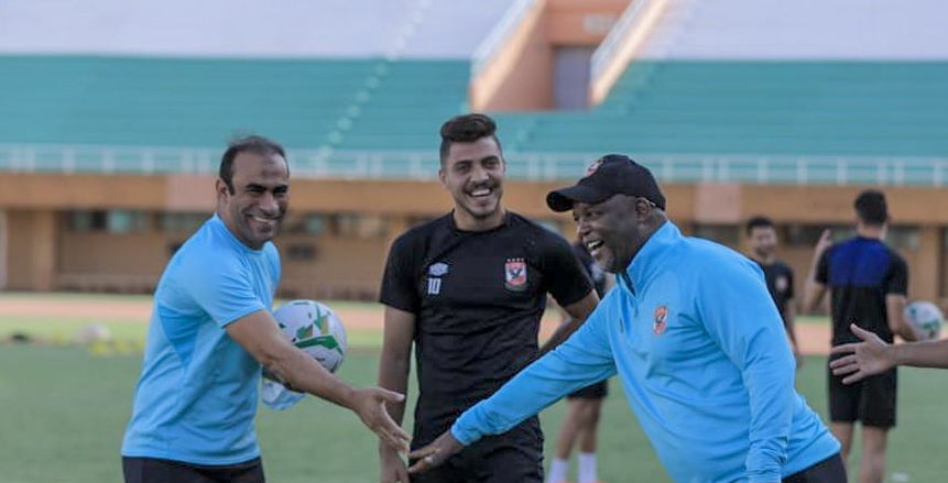 جماهير الأهلي تهاجم موسيماني على مواقع التواصل الاجتماعي  