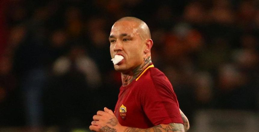 بالصور.. ناينجولان يفقد أسنانه بعد إصطدامه بلاعب ميلان