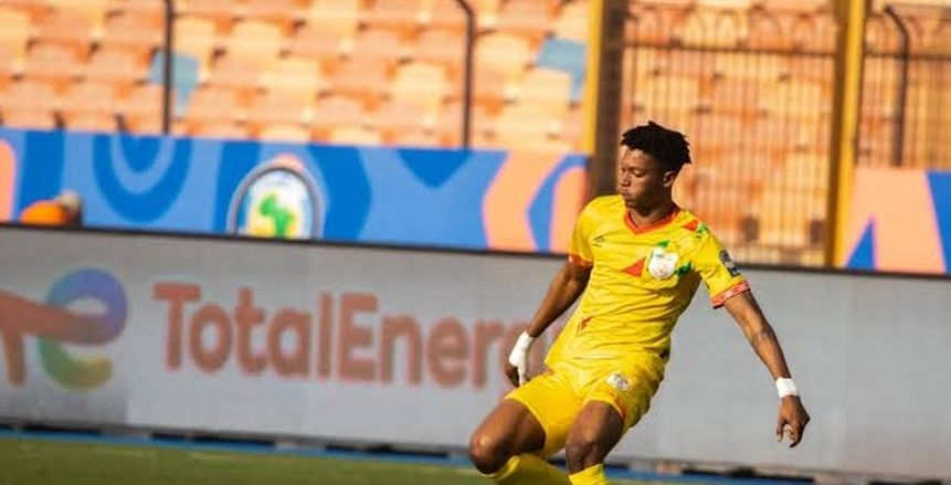 مودرن فيوتشر يضم حساني إيموران قائد منتخب بنين تحت 20 عاما