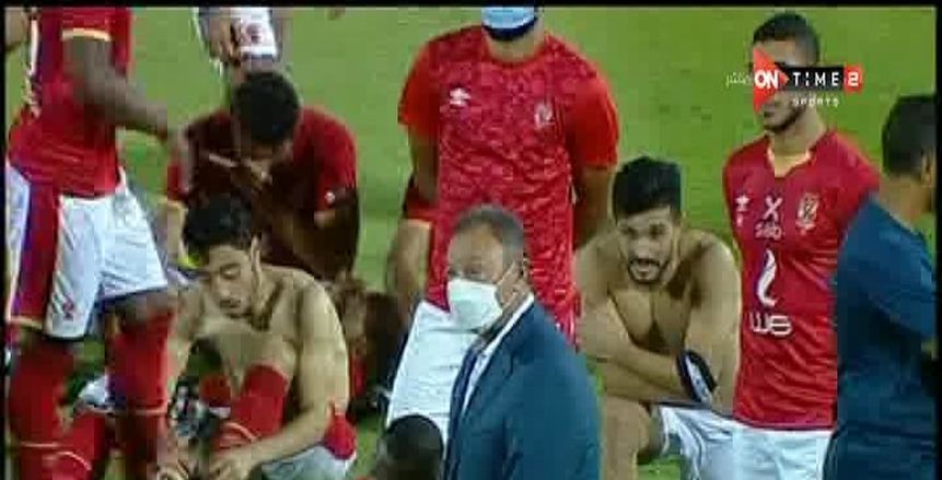 الأهلي يغلق ملف خسارة الدوري ويحسم مصير لاعبيه