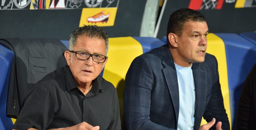 أوسوريو يمنح لاعبي الزمالك إجازة 20 يوما بعد وداع البطولة العربية