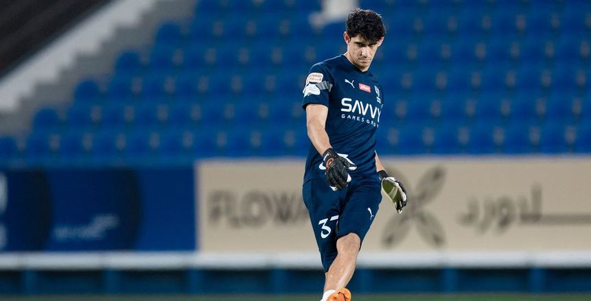 ياسين بونو يغيب عن تدريبات الهلال السعودي قبل مواجهة شباب أهلي دبي