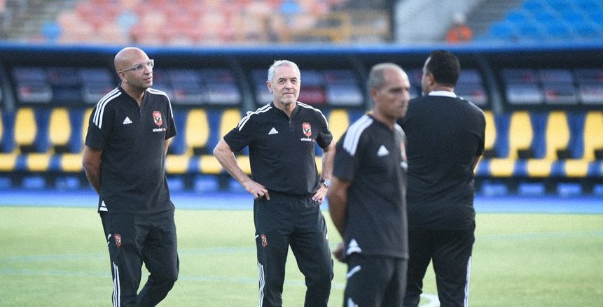 شوبير يكشف طلب كولر من لاعبي الأهلي: عايز أكسب الدوري فرق 20 نقطة