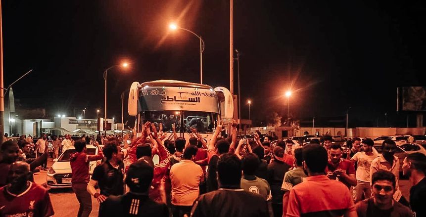توافد جماهير الأهلي على ملعب برج العرب وغياب مشجعي الإسماعيلي