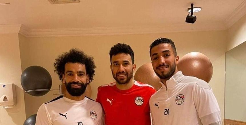 بيقولوا.. محمد صلاح يتوسط لاحتراف لاعب الأهلي وجوميز يحرق نجم الزمالك