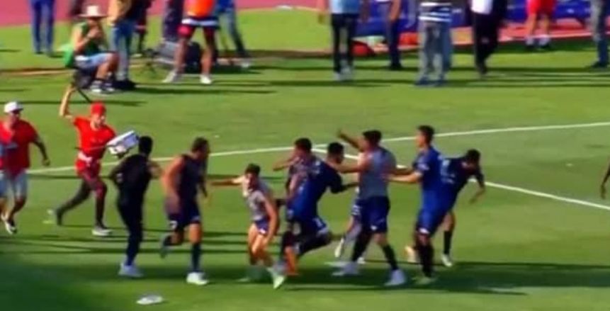 جماهير النجم الساحلي تعتدي على لاعبي الترجي في الدوري التونسي «فيديو»
