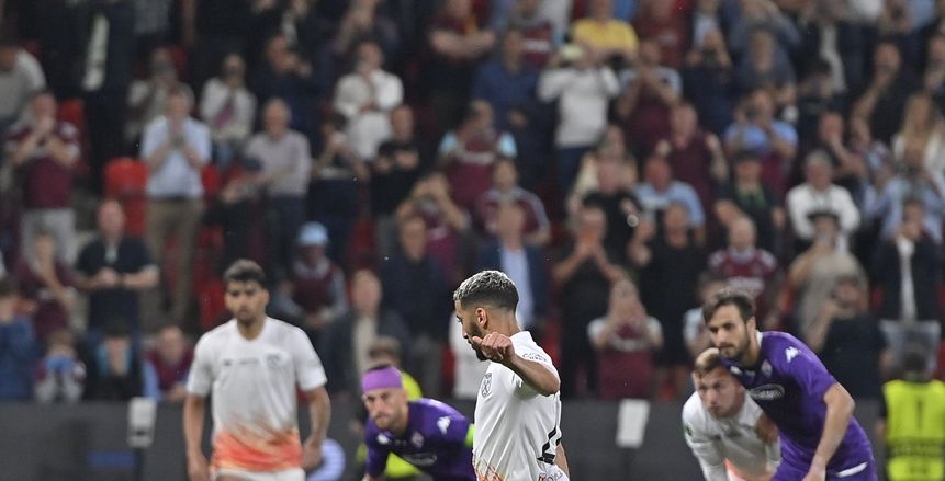 وست هام يتوج بلقب دوري المؤتمر على حساب فيورنتينا بثنائية مثيرة