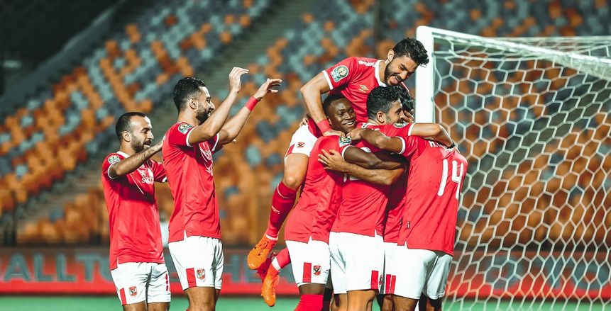 الأحمر يحتفل بتسلم درع الدوري مع أمير عيد: "أنا الأهلي"