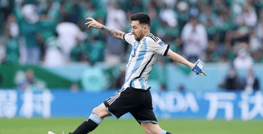 بـ 1.5 مليون جنيه.. عرض قميص ميسي في مباراة السعودية والأرجنتين للبيع