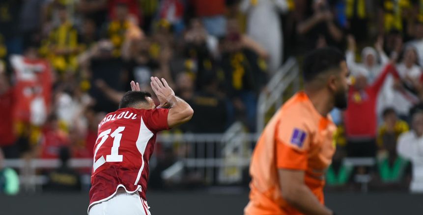 علي معلول يواصل كتابة التاريخ بقميص الأهلي في كأس العالم للأندية