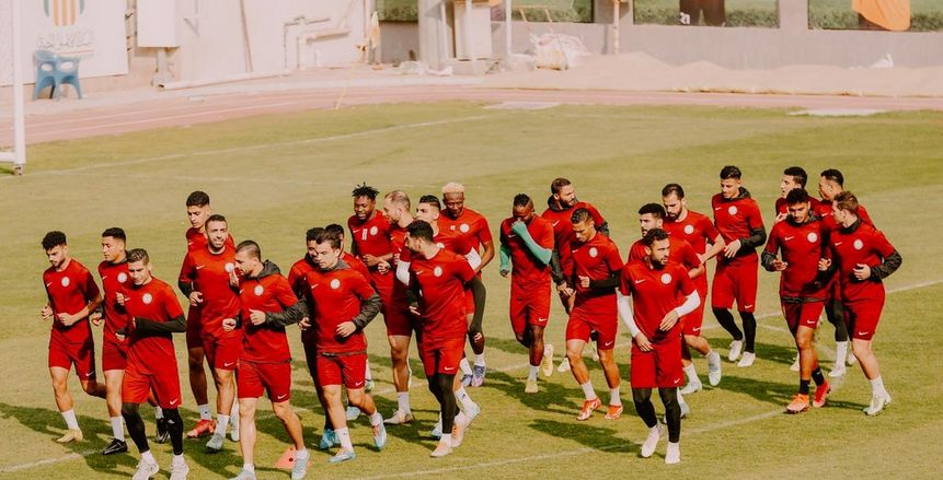 محمد يوسف حكما لمباراة البنك الأهلي وسموحة.. الموعد والقنوات الناقلة