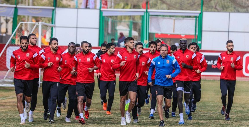 بعد التعاقد مع أزارو.. الاتفاق السعودي يسعى لضم مدافع الأهلي