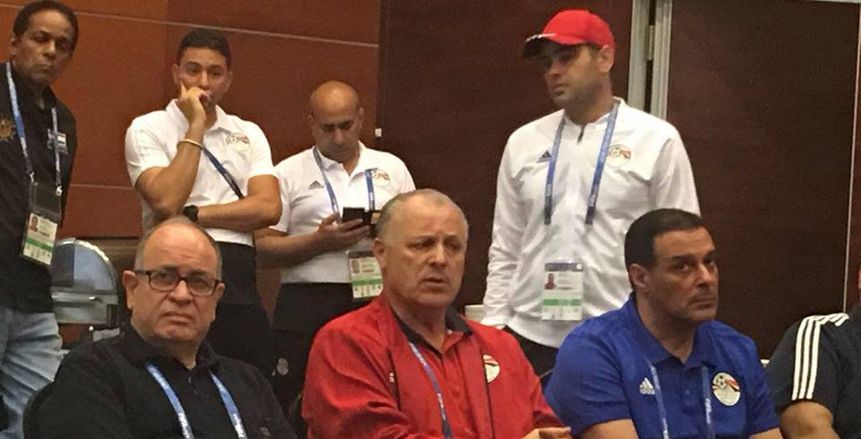 أبو ريدة للاعبي المنتخب: أزيلوا الخوف من داخلكم وأكدوا للعالم أنكم فريق جدير باحترامه
