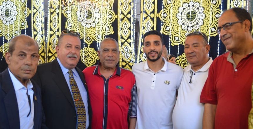 كريم فؤاد نجم الأهلي يقيم مأدبة غداء بمناسبة حفل زفافه «صور»