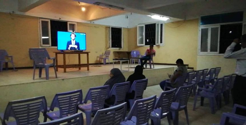 بالفيديو والصور| عزوف أهالى قرية «صلاح» عن متابعة حفل «الأفضل في أوروبا»