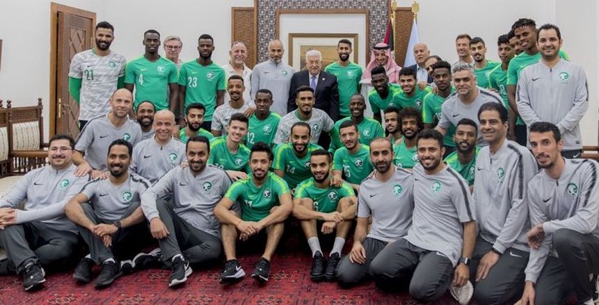 بالصور.. رئيس فلسطين يستقبل منتخب السعودية قبل المواجهة المرتقبة بتصفيات آسيا