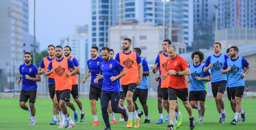 جولة حرة للاعبي الأهلي في الإمارات