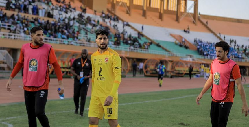 غضب علي لطفي في الأهلي بسبب القمة 123