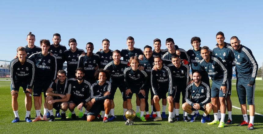 ريال مدريد يحتفل بـ «مودريتش» بعد فوزه بالكرة الذهبية