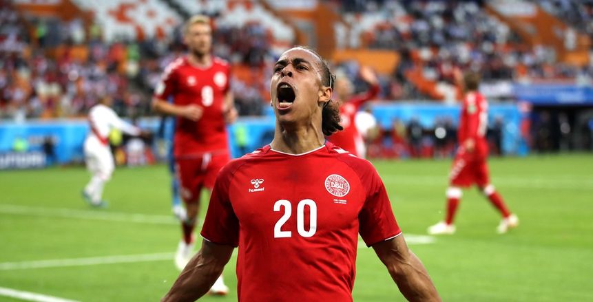 «بولسن» رجل مباراة بيرو والدنمارك