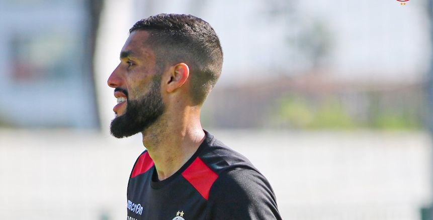 أبولون اليوناني يسعى لضم عادل الرحيلي مدافع الوداد