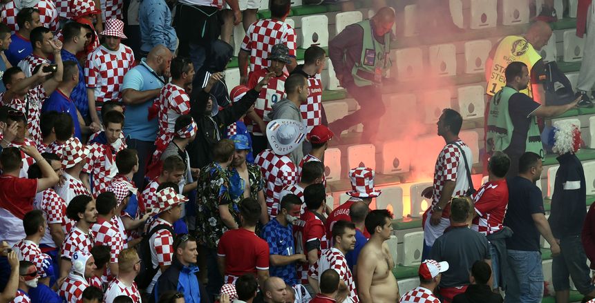 مثيرو الشغب يهددون بتعكير مباراة كرواتيا وإسبانيا