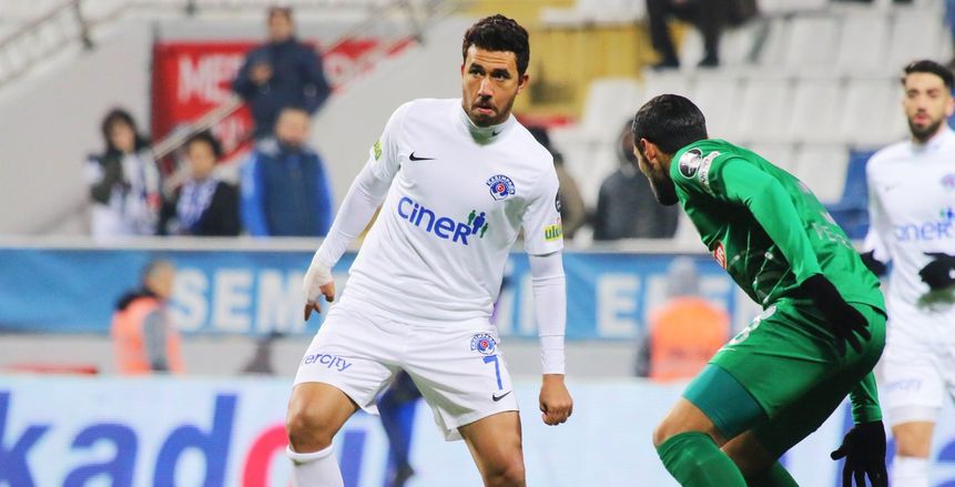 تريزيجيه على رأس تشكيلة الأفضل في الدوري التركي