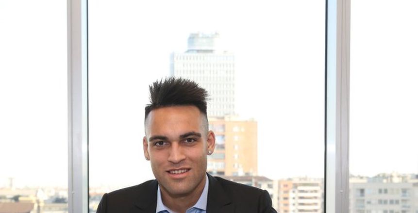 إنتر ميلان يعلن تجديد عقد لاوتارو مارتينيز حتى عام 2026