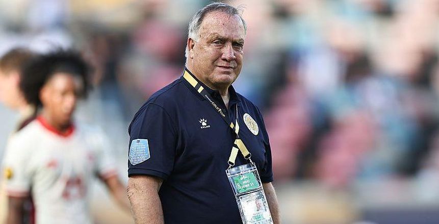 سبب استقالة الهولندي ديك أدفوكات من تدريب كوراساو