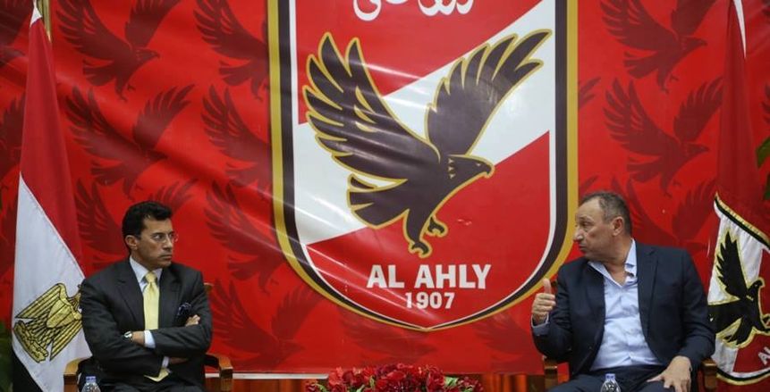 في حواره لـ «الوطن»| أشرف صبحي يكشف السر وراء استقبال «الخطيب» في المطار عقب رحلة العلاج