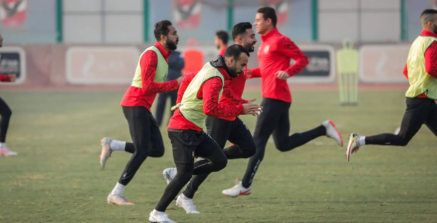 مروان محسن وعمرو السولية على رأس 7 مستبعدين من الأهلي ضد الإنتاج
