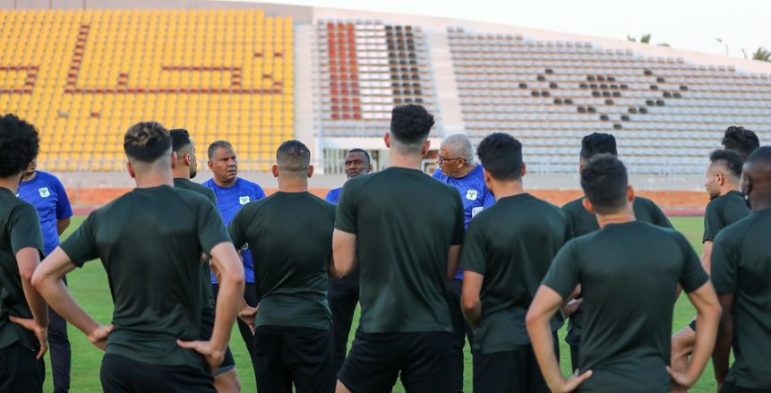 المصري وسيراميكا كليوباترا يختتمان استعداداتهما لنهائي كأس الرابطة اليوم
