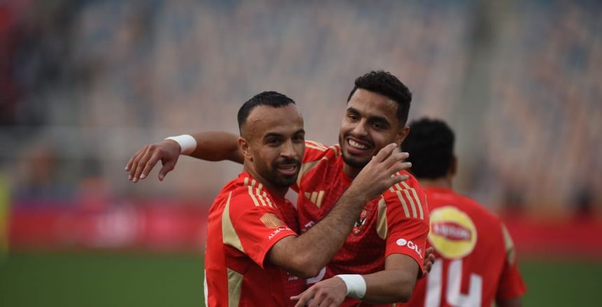 الأهلي يعبر سموحة إلى صدارة الدوري في مباراة «البالونة» والإصابات