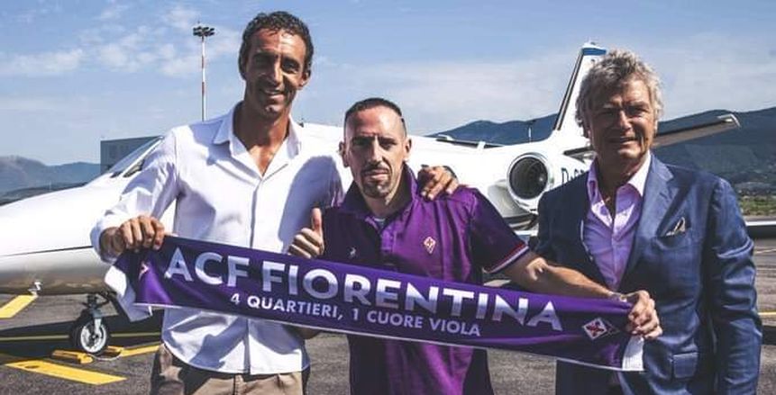 بالصور| ريبيري يصل إيطاليا ويوقع لفيورنتينا