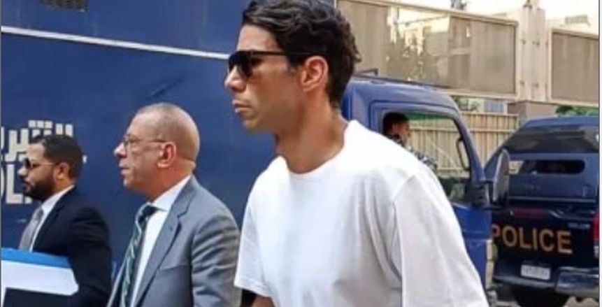شريف إكرامي يساند رمضان صبحي في جلسة محاكمته اليوم (صور)