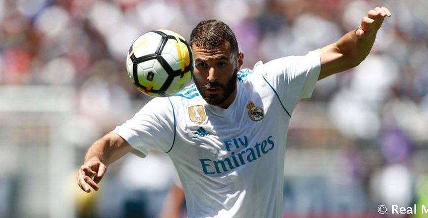 رسميا| «بنزيمة» يجدد عقده مع ريال مدريد لـ2021