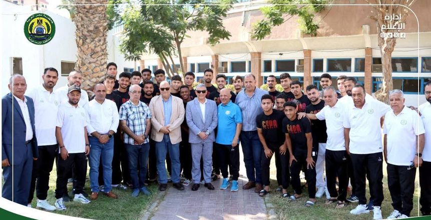 محافظ الإسماعيلية يجتمع بلاعبي «الدروايش» قبل مواجهة فاركو بالدوري