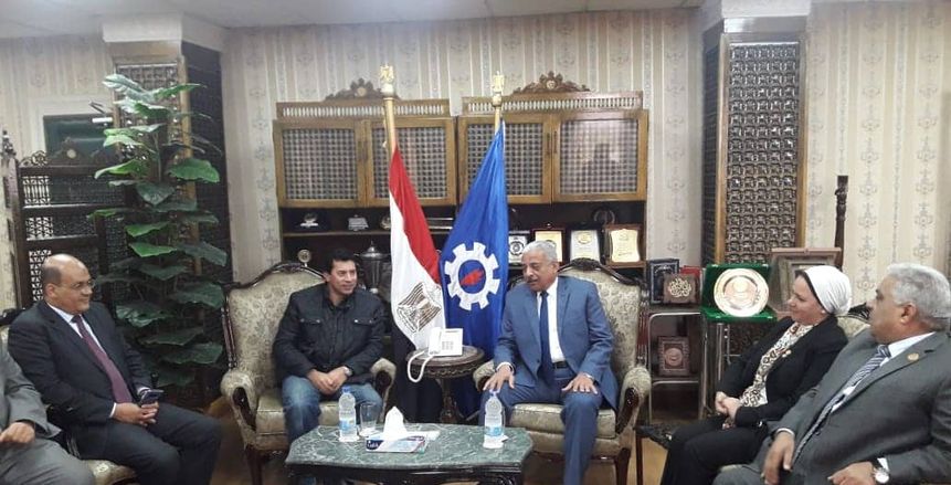 بالصور| محافظ السويس يستقبل وزير الشباب والرياضة قبل جولته التفقدية لمنشآت المحافظة