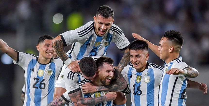 ليونيل ميسي يسجل رقمًا قياسيًا مع منتخب الأرجنتين.. ملك «الهاتريك»