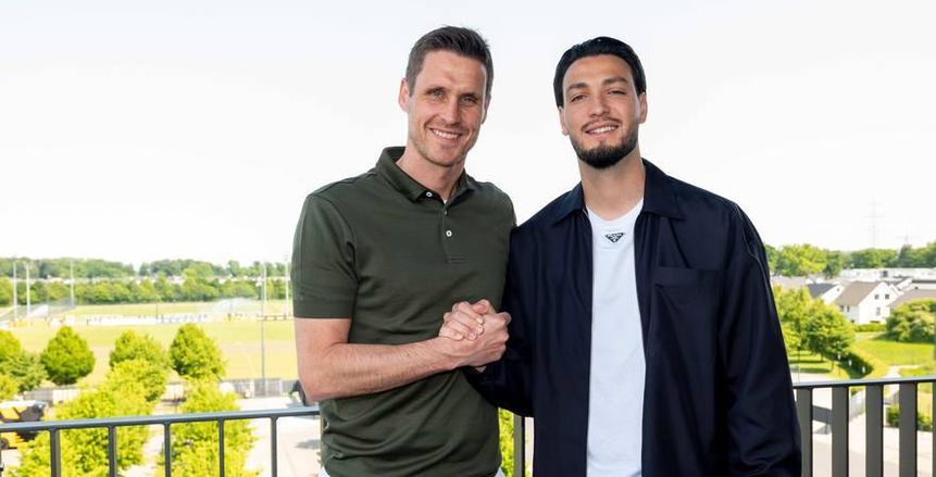 بوروسيا دورتموند يعلن ضم الجزائري رامي بن سبعيني