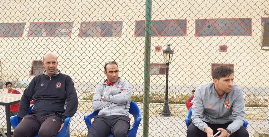 مواقف طريفة في احتفال لاعبي الأهلي بعيد ميلاد سيد عبدالحفيظ في التتش (فيديو)