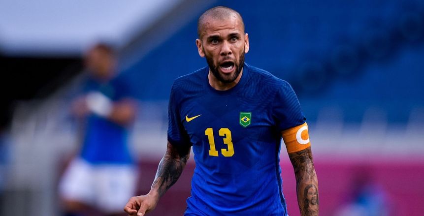 داني ألفيش يحدد موعد اعتزاله الدولي: البرازيل تحتاج «نيمار»