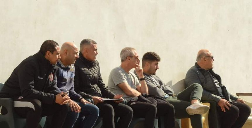 الجهاز الفني للزمالك يتابع فريق 2001 أمام طلائع الجيش