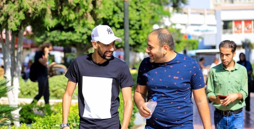 مؤمن زكريا: "الابتلاء هدية من الله.. وكشف الكثير من حولي"