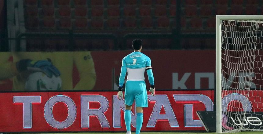 جمهور الأهلي يختار الشناوي أسوأ لاعب في استطلاع الوطن: لابس عباية نوير