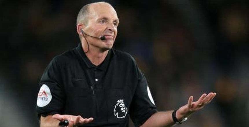 الجولة 30 بالدوري الإنجليزي.. مايك دين حكما لديربي إيفرتون وليفربول